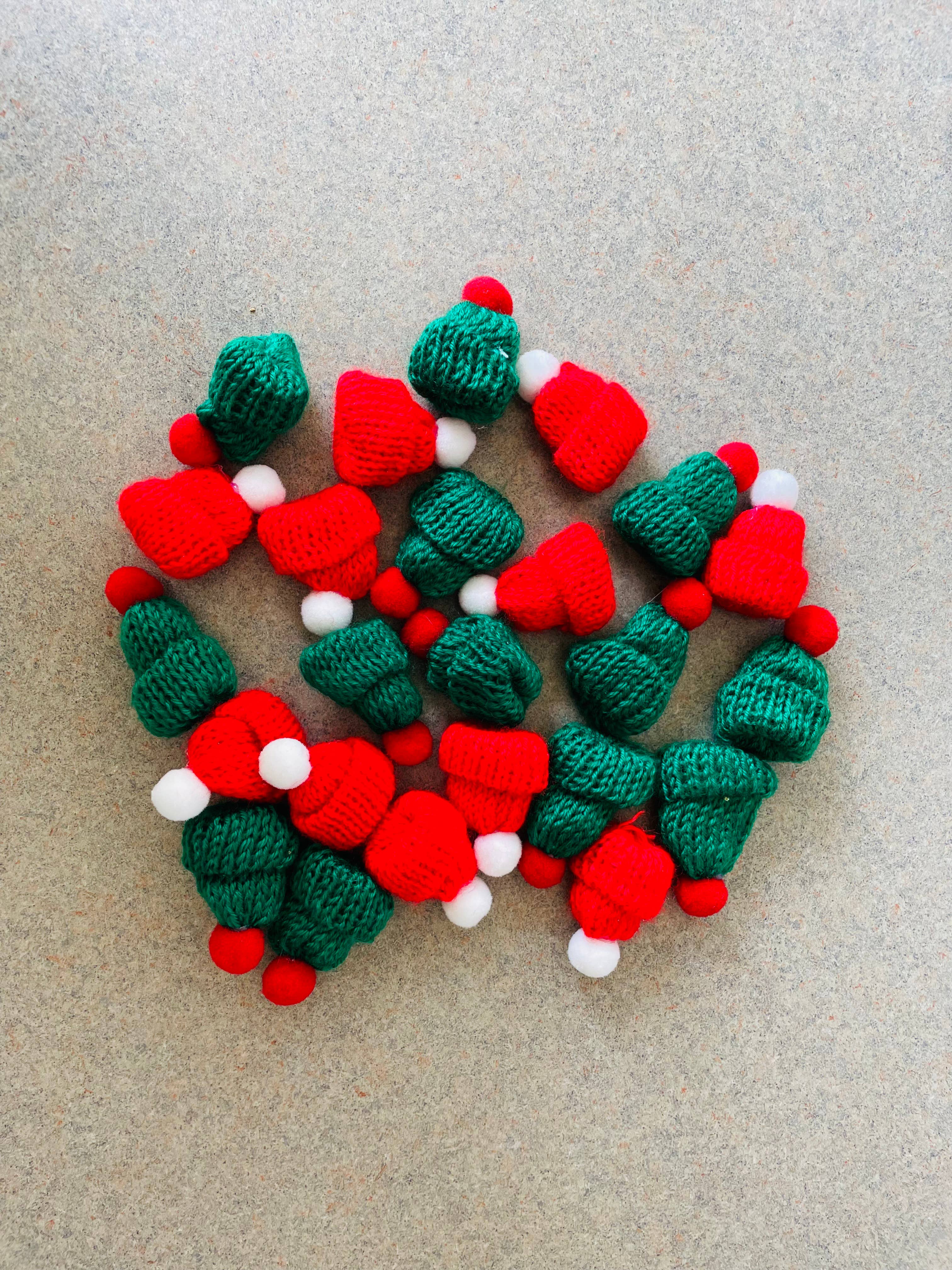 Mini Knit Cap for Bottles Caps: Red – amazinggrazetn