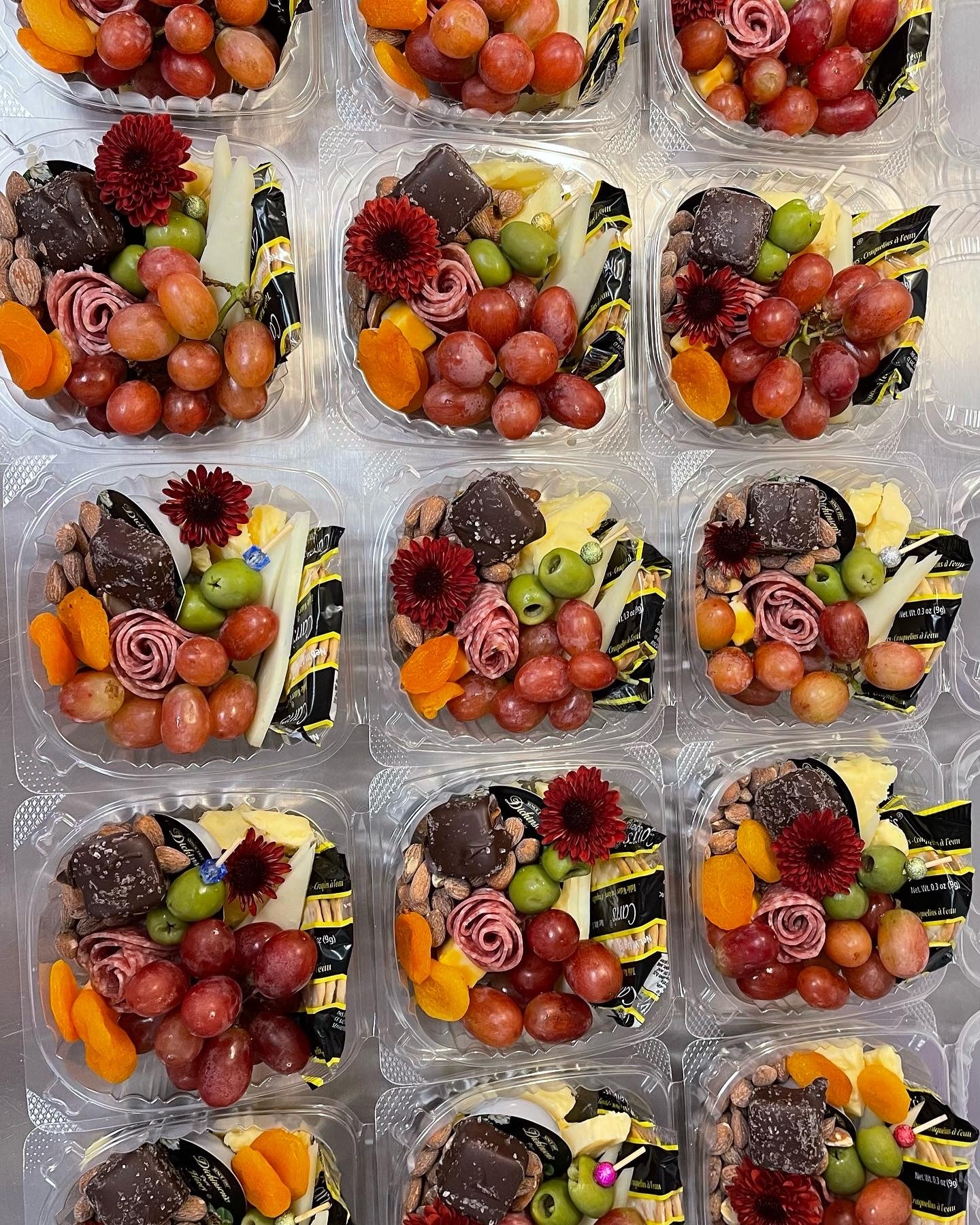 Individual Charcuterie Box To-Go - Packaging Decor